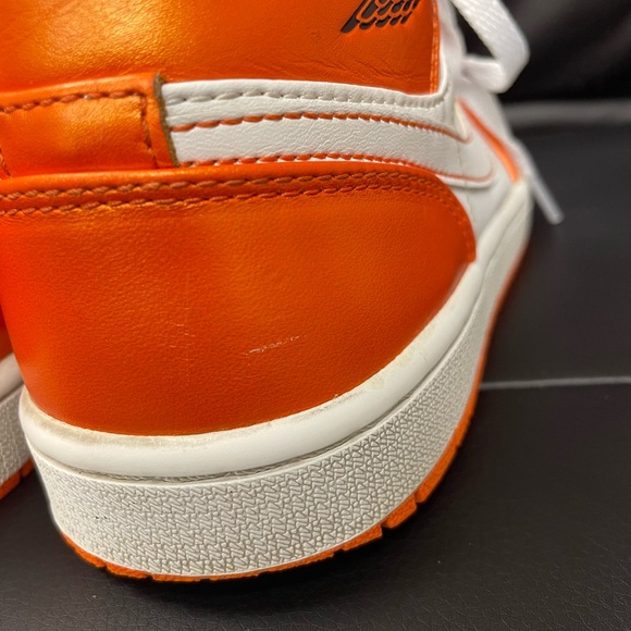 Nike Air Jordan 1 Mid Electro Metallic Orange White Sneaker M 7.5 W 9 - Picture 8 of 13